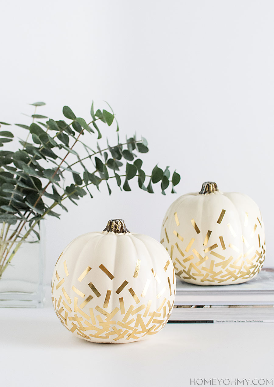 DIY Gold Confetti Pumpkins Best No Carve Pumpkin Ideas These are seriously the BEST No-Carve Pumpkin ideas out there! Halloween time is almost upon us and that means time for pumpkins, ghosts, and ghouls galore!  Unfortunately, I'm horrendous at carving pumpkins.  Luckily, there's so many beautiful no-carve pumpkin options that I'm sharing with you the BEST no-carve pumpkin decorating ideas that I've found!
