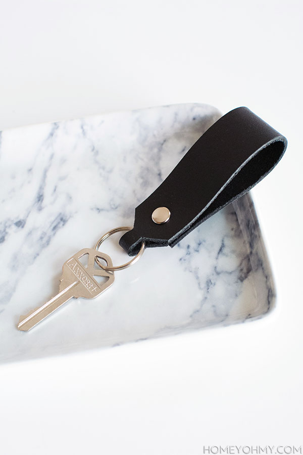 Black leather loop keychain DIY