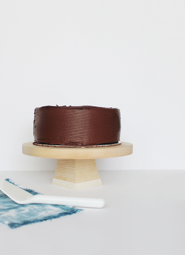 diy-wood-cake-stand