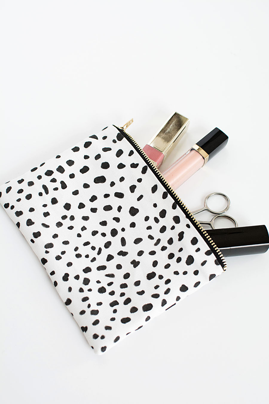 DIY No Sew Zipper Pouch - Homey Oh My