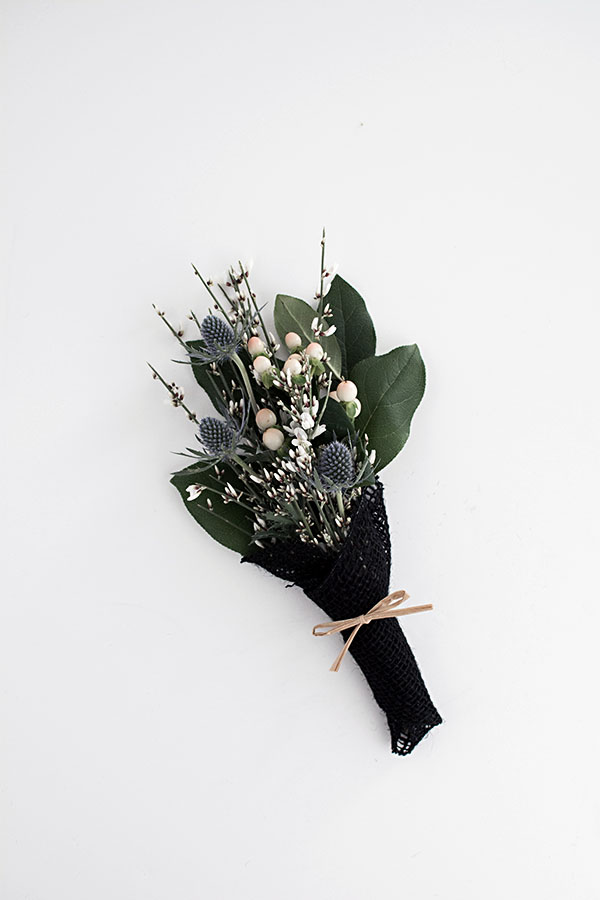 3 Easy Ways to Wrap Flowers - Homey Oh My