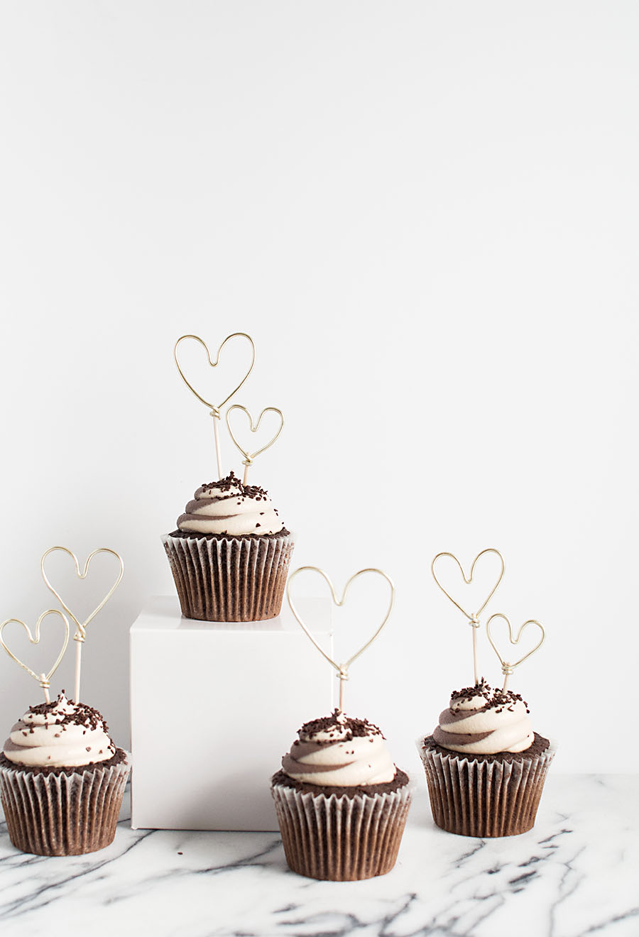 DIY - Gold Wire Heart Cupcake Toppers