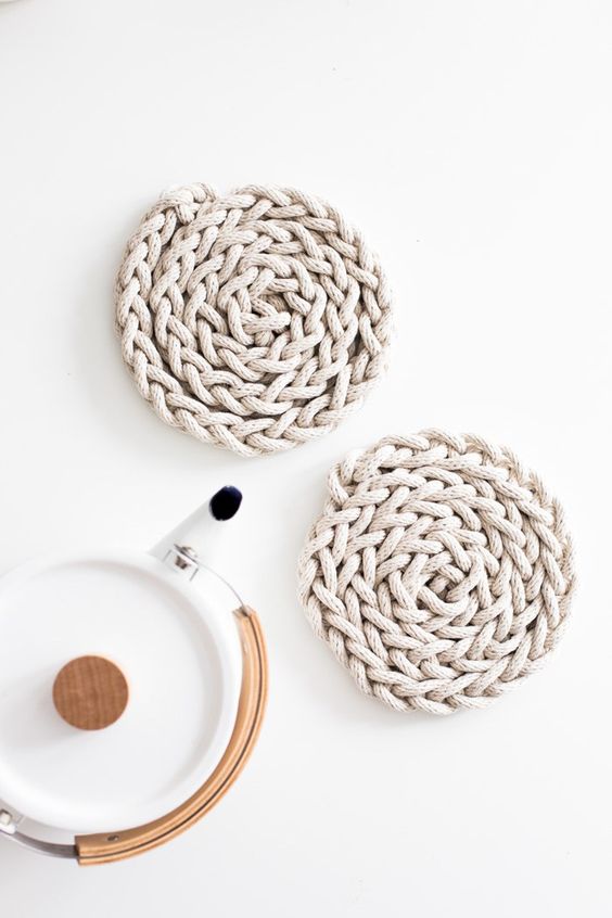 finger knit trivets