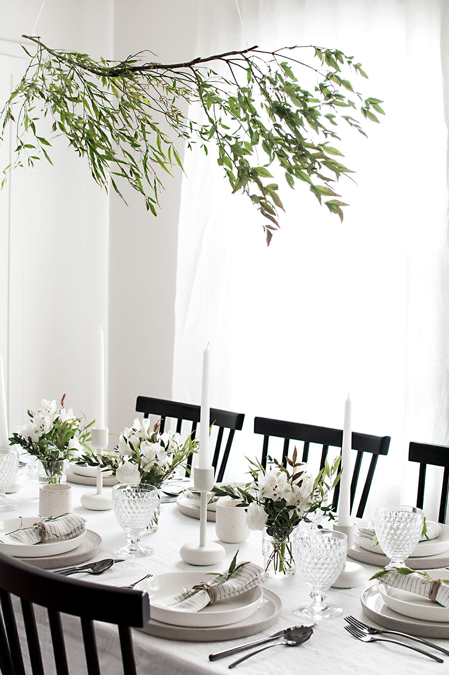 18 Tips to Set a Simple and Modern Tablescape   Homey Oh My