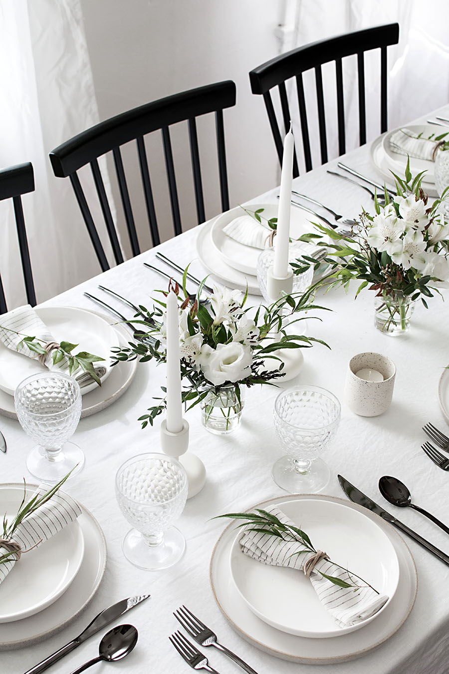 11 Simple Thanksgiving Table Decor Ideas