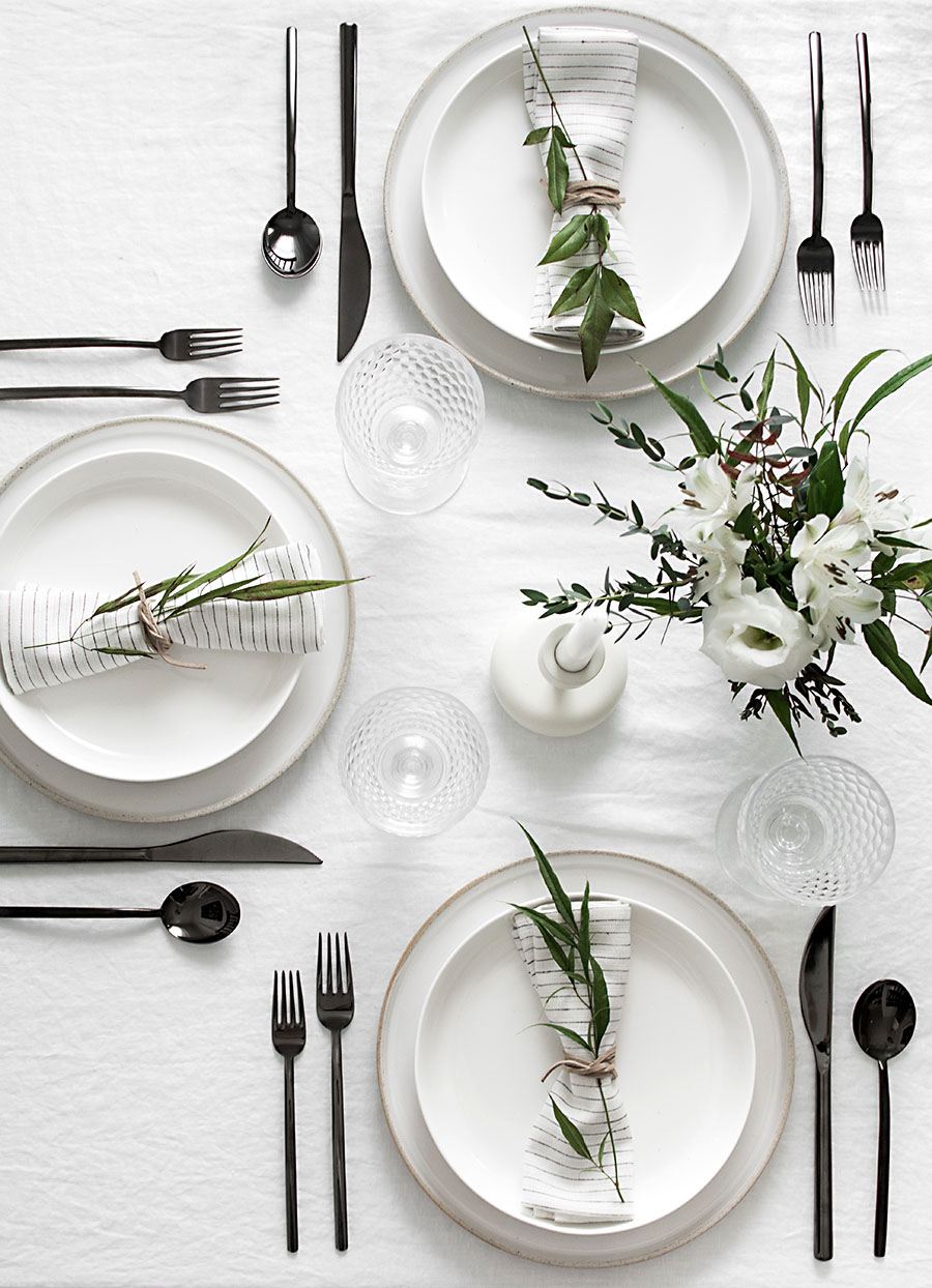 simple-minimal-table-setting