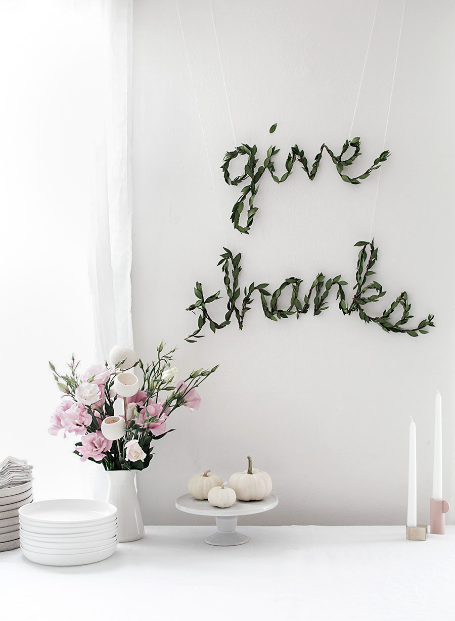 DIY Thanksgiving Greenery Garland