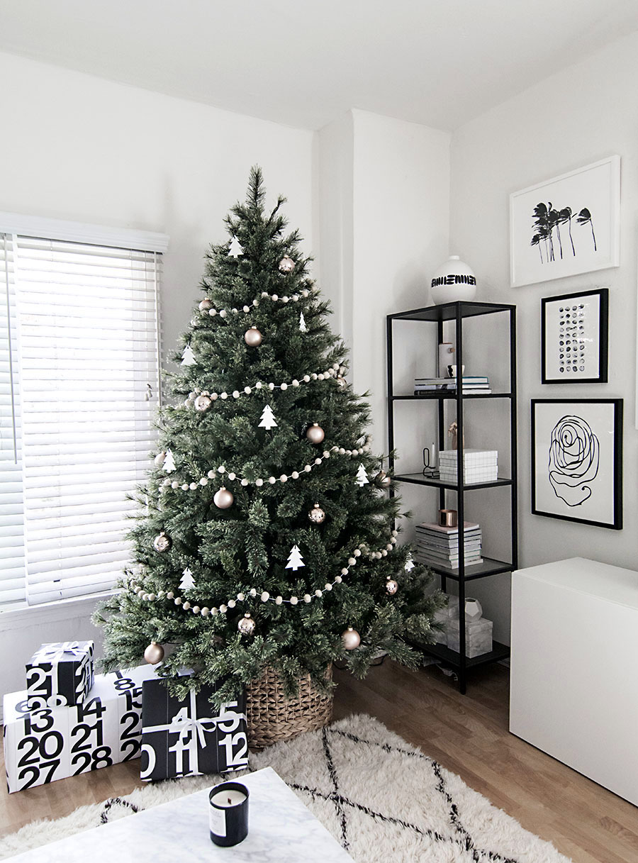 Minimal Scandinavian Christmas Tree - Homey Oh My