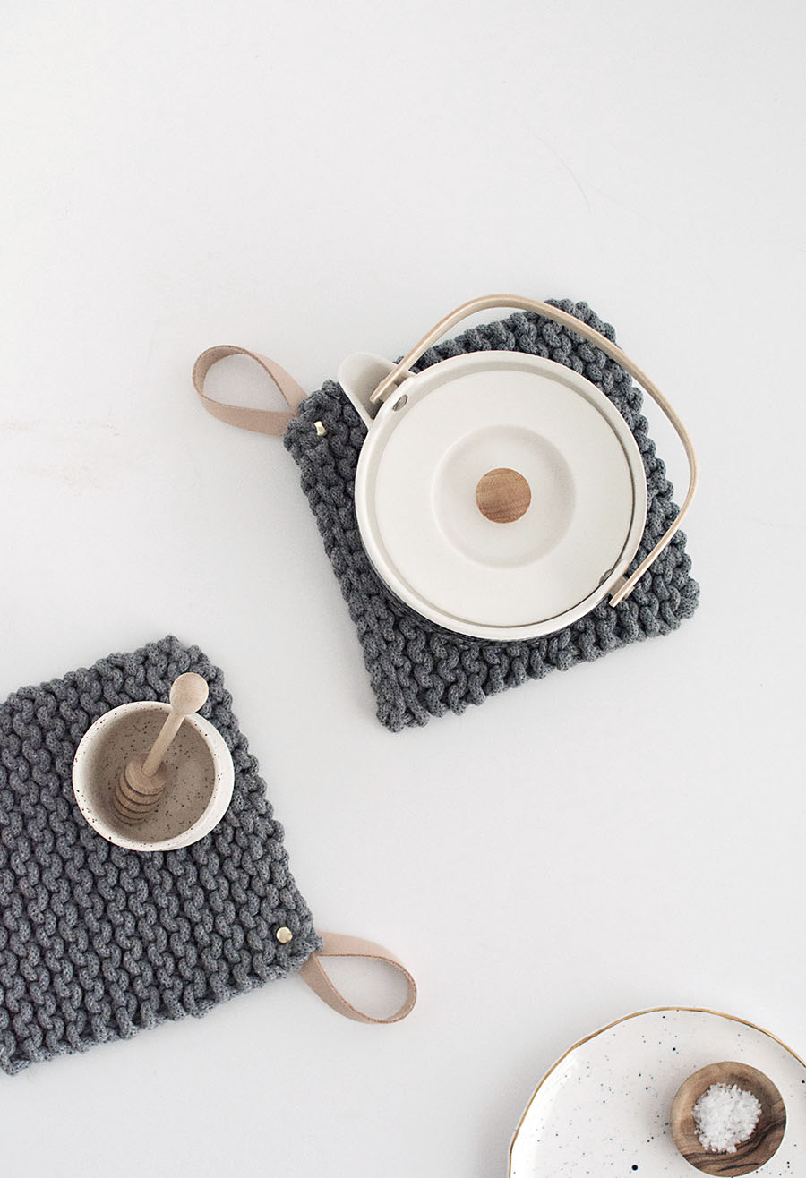 knit-potholders-diy