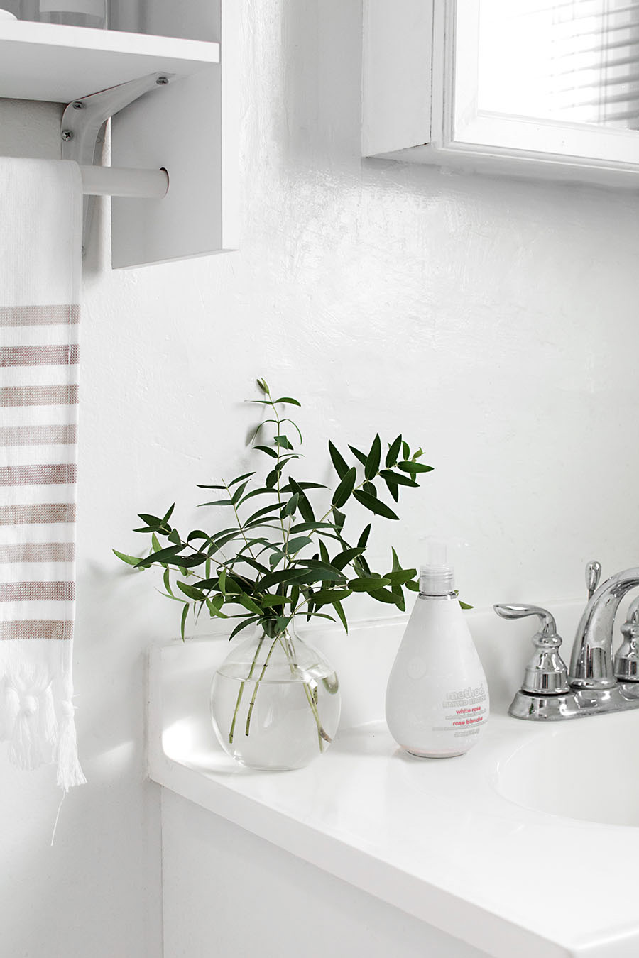 5 Simple Ways to Refresh the Bathroom - Homey Oh My