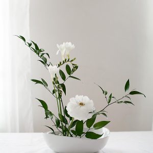 How to Make a Basic Ikebana Floral Arrangement