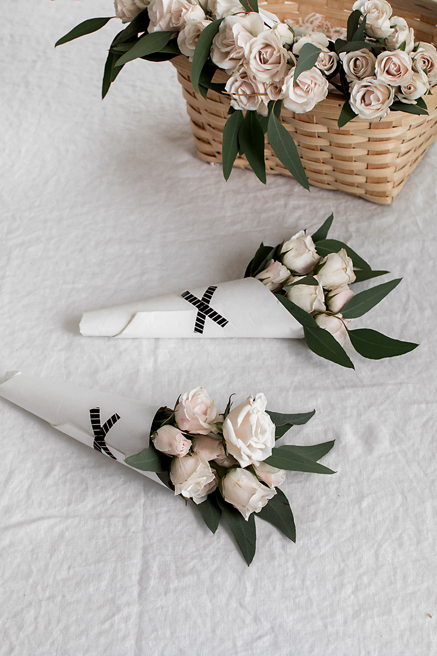 3 Easy Ways to Wrap Flowers - Homey Oh My