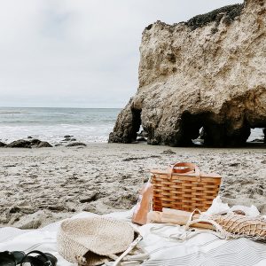 Tips + What to Pack for a Beach Picnic