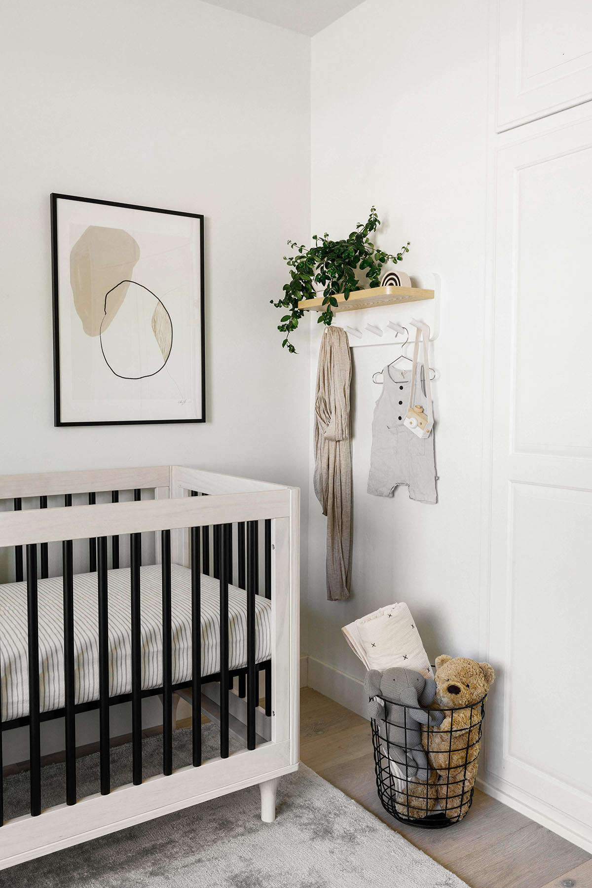 https://www.homeyohmy.com/wp-content/uploads/2020/10/nursery-corner-2-6.jpg